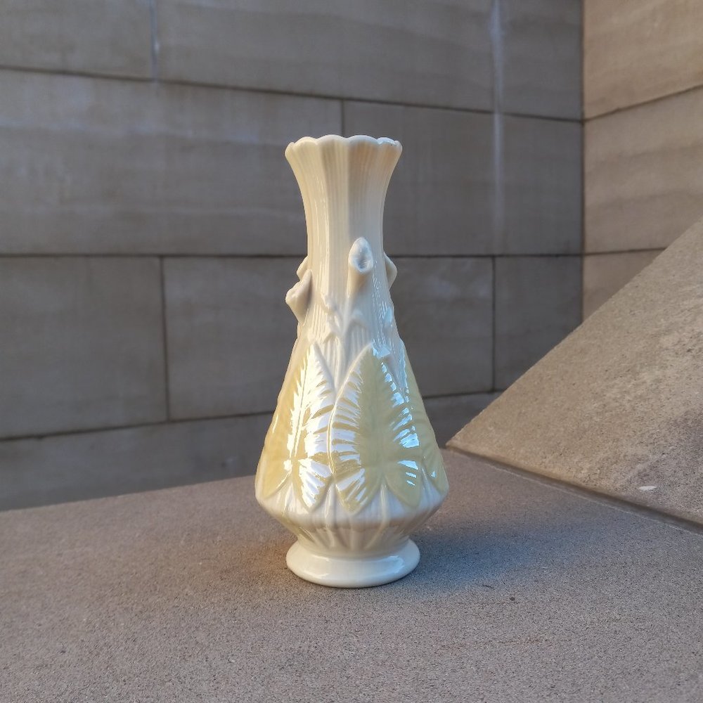 BELLEEK Ireland NILE Parian Bud Vase 6th Gen. 1965-1980